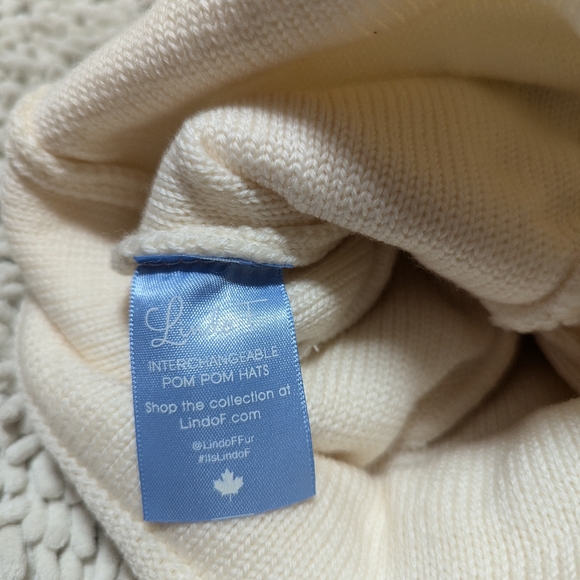 Lindo F cream Hat with dark green Interchangeable Pom Pom - Picture 5 of 6